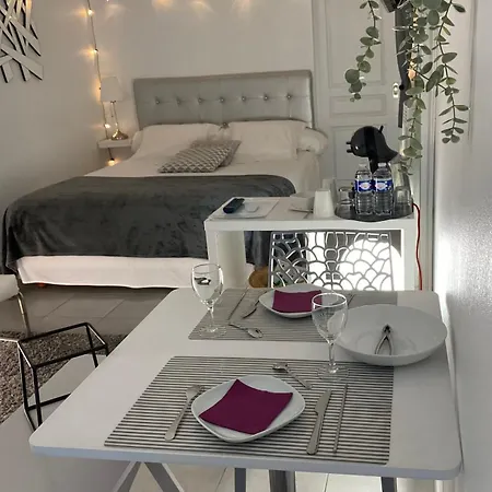 Le Relais De La Hardiesse 6km Mont St Michel - D'hotes Et B&B Courtils