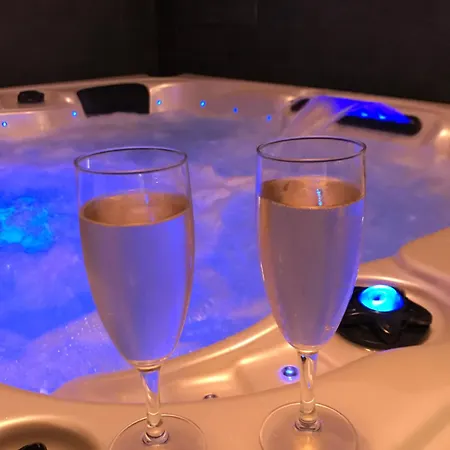 Le Relais De La Hardiesse 6km Mont St Michel - D'hotes Et Bed and breakfast Courtils