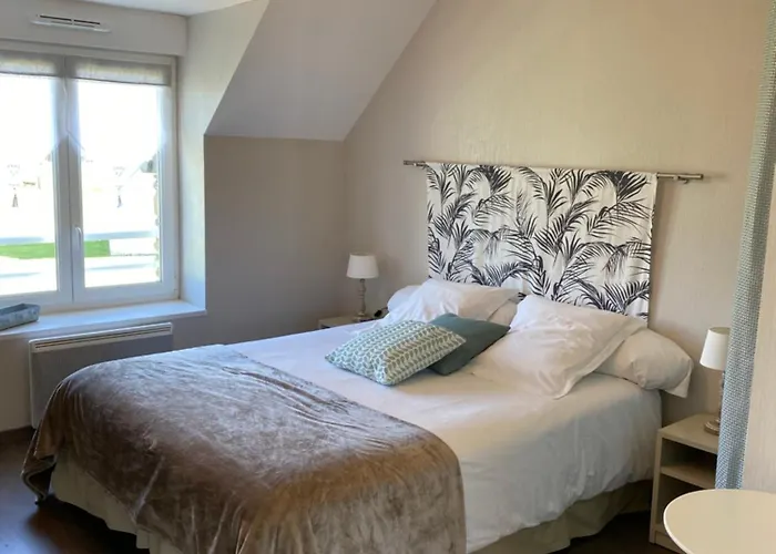 Le Relais De La Hardiesse 6km Mont St Michel - D'hotes Et Bed and breakfast Courtils